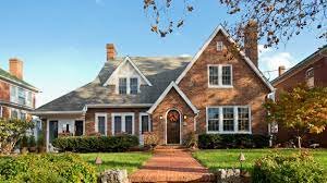 seilling home in Huntington Station